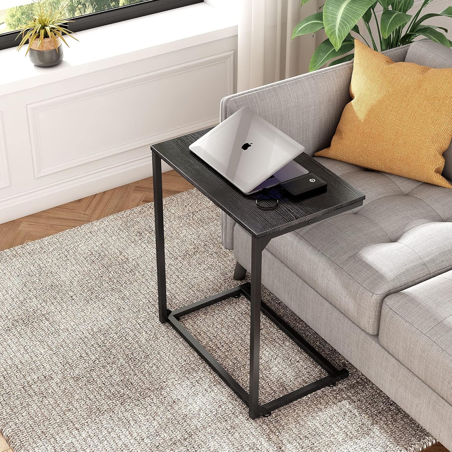 Sleek C-Shaped Side Table – The Ultimate Space-Saving Accent Table